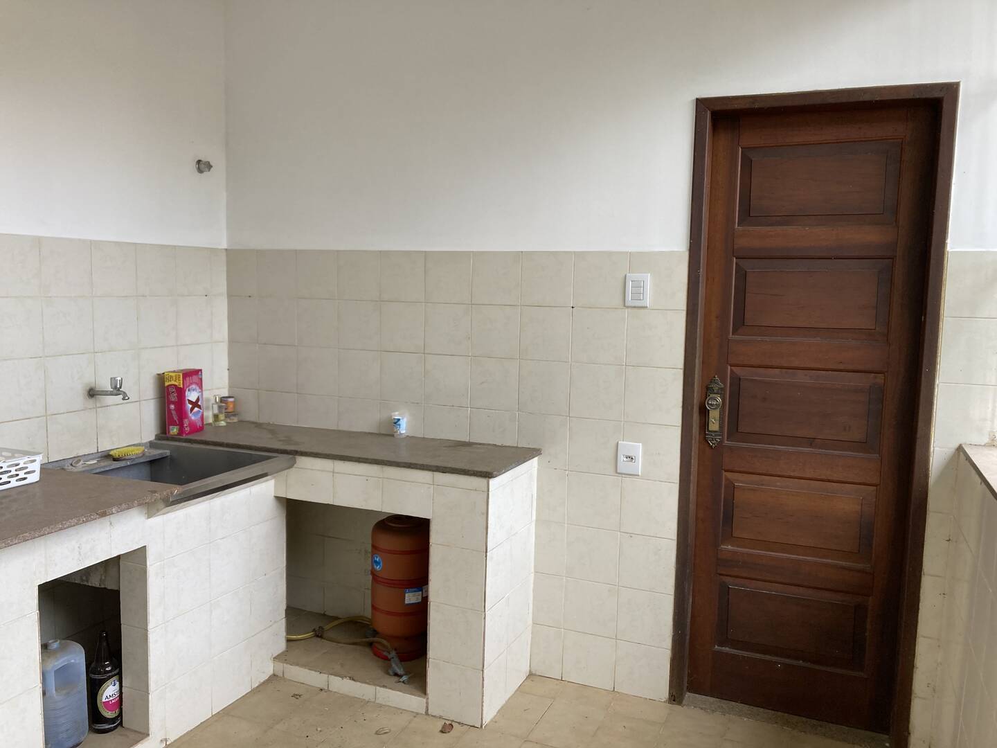Casa para alugar com 5 quartos, 120m² - Foto 2